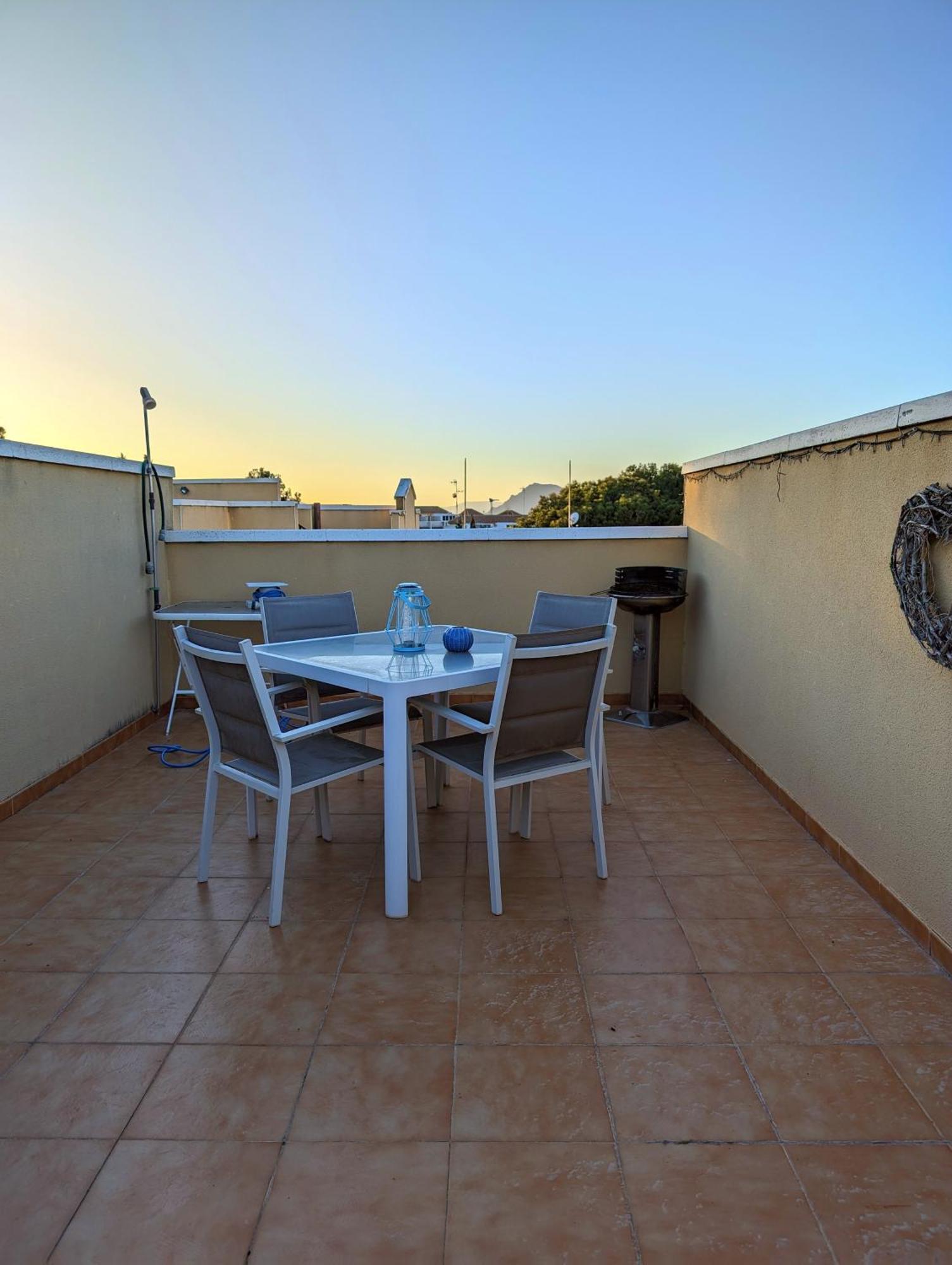 2 Bedroom Algorfa Townhouse With Pool Castillo de Montemar Buitenkant foto