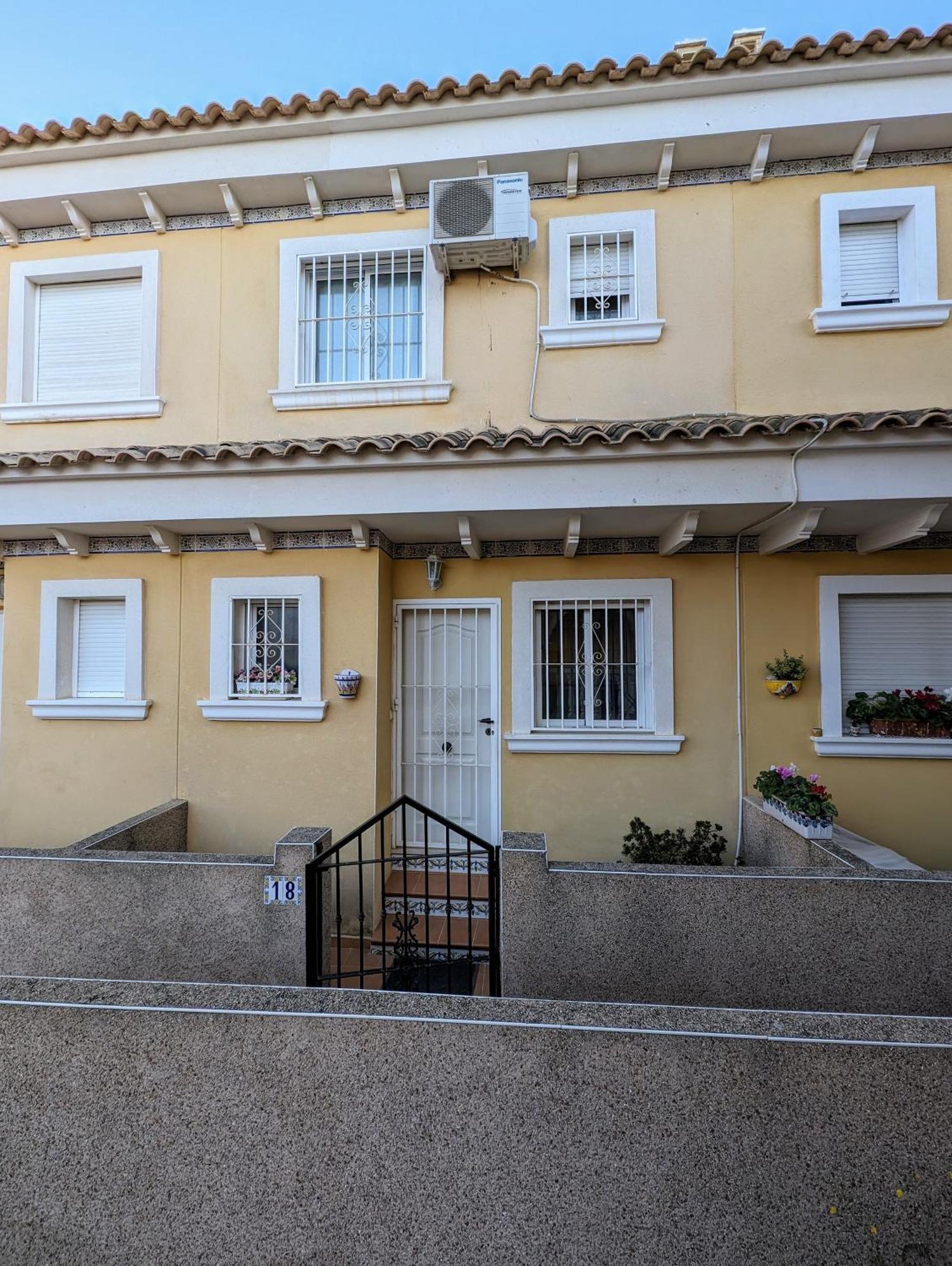 2 Bedroom Algorfa Townhouse With Pool Castillo de Montemar Buitenkant foto